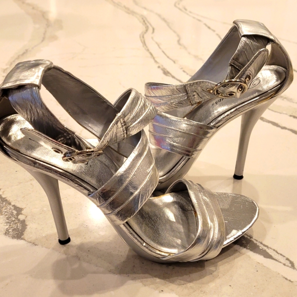 Delicious Silver Heels 8 1/2